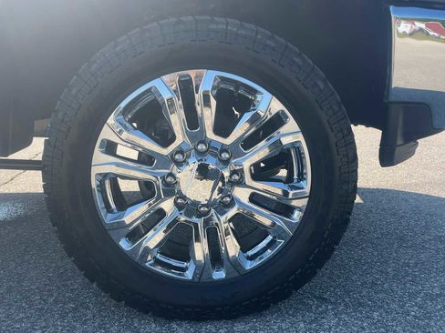 Used 2020 Chevrolet Silverado 2500 LTZ w/ LTZ Plus Package AWD/4WD image 36