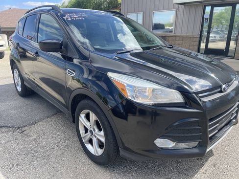 Used 2015 Ford Escape SE w/ Leather Comfort Package AWD/4WD image 2
