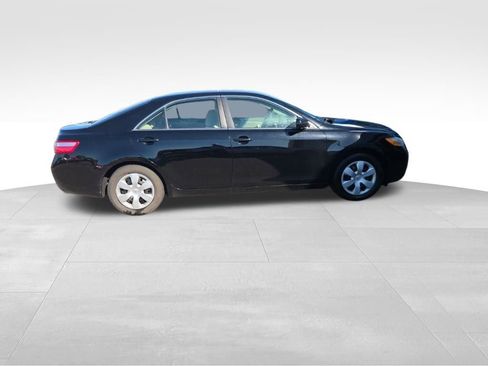 Used 2009 Toyota Camry LE FWD image 4