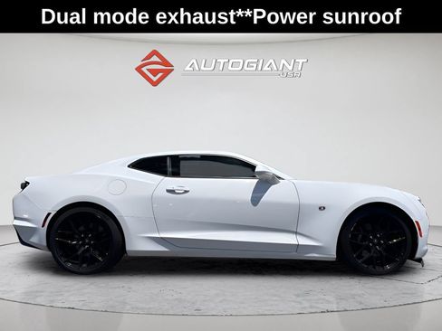 Used 2021 Chevrolet Camaro SS RWD image 9