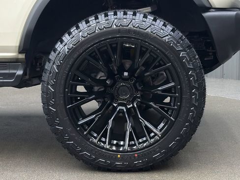 Used 2025 Ford Bronco Outer Banks w/ Sasquatch Package AWD/4WD image 9