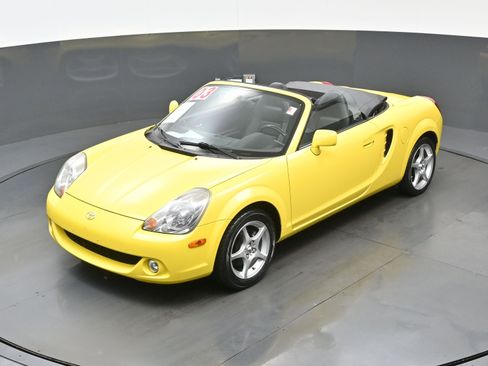 Used 2003 Toyota MR2 w/ Leather Pkg image 29