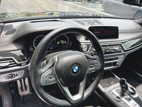 Used 2019 BMW 750i xDrive w/ Executive Package AWD/4WD image 11