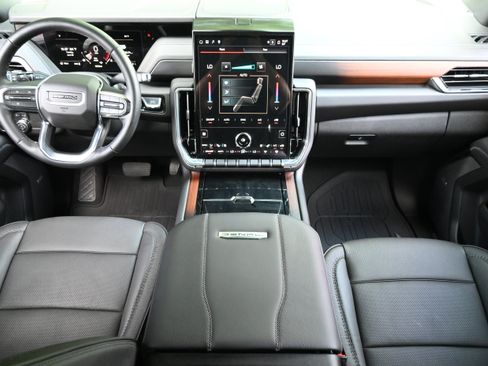 Used 2025 GMC Yukon Denali w/ Sun & Power Step Package AWD/4WD image 27