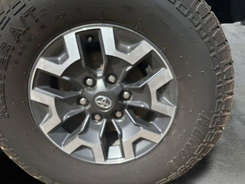 Used 2023 Toyota Tacoma TRD Off-Road image 25