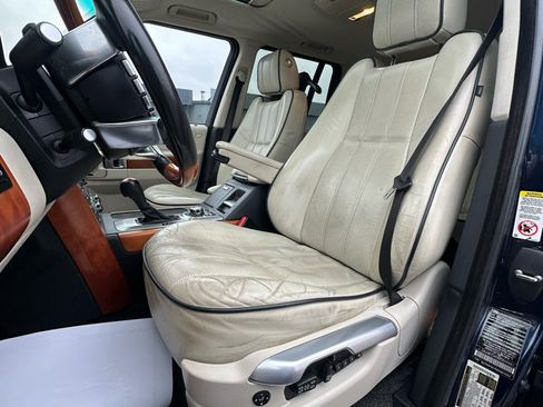 Used 2011 Land Rover Range Rover HSE LUX image 22