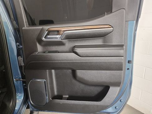 Used 2024 Chevrolet Silverado 1500 LT Trail Boss w/ Convenience Package II AWD/4WD image 33