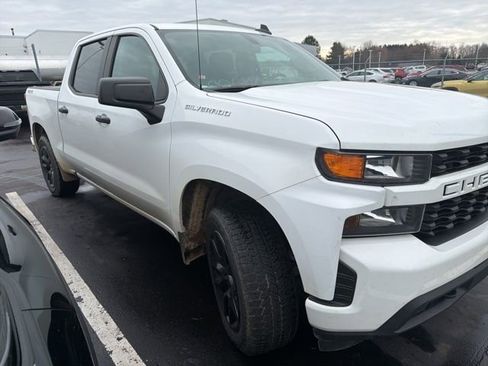 Used 2020 Chevrolet Silverado 1500 Custom w/ Custom Value Package image 9
