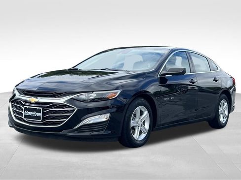 Used 2023 Chevrolet Malibu LS image 2