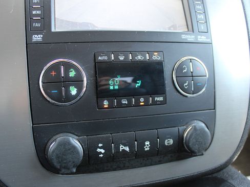 Used 2013 Chevrolet Silverado 2500 LTZ image 30