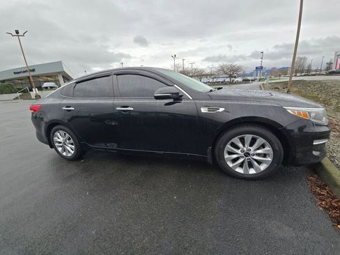 Used 2018 Kia Optima LX w/ 17" Alloy Wheels Package image 4