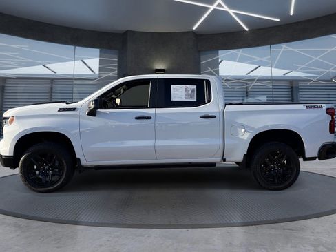 Used 2025 Chevrolet Silverado 1500 LT Trail Boss w/ LPO, Dark Essentials Package AWD/4WD image 3