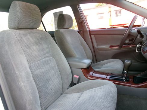 Used 2002 Toyota Camry XLE image 17