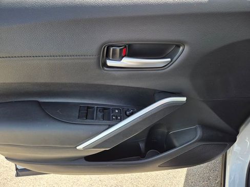 Used 2023 Toyota Corolla Cross XLE w/ Convenience Package image 17