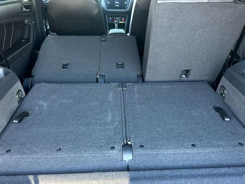 Used 2023 Volkswagen Tiguan SE R-Line image 16