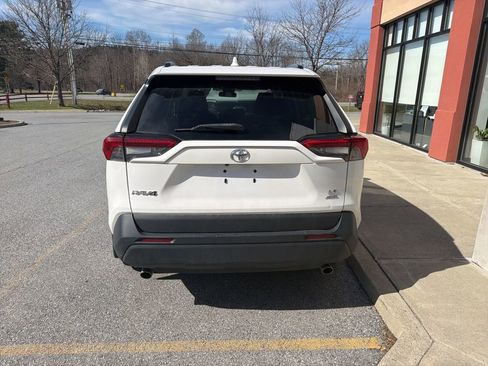 Used 2019 Toyota RAV4 LE w/ All Weather Liner Package image 6
