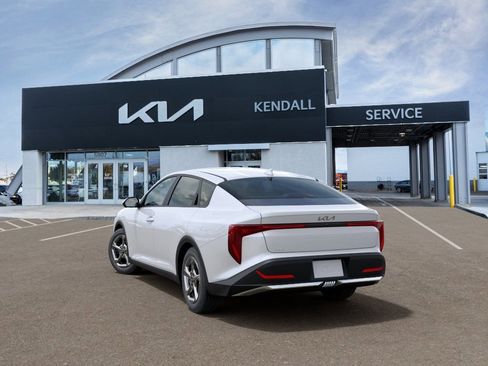 New 2026 Kia K4 FWD image 4