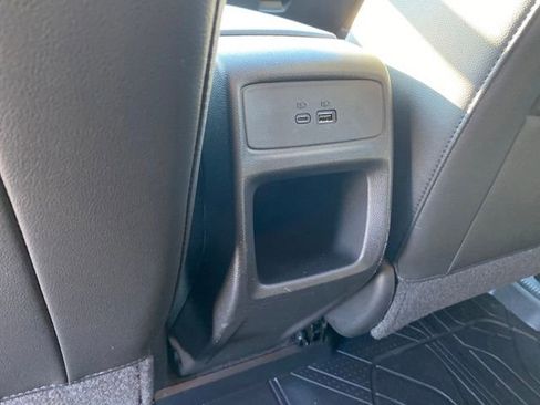 Used 2014 Chevrolet Captiva Sport LTZ image 19