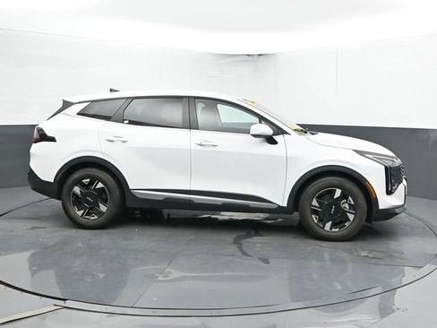 Used 2026 Kia Sportage LX FWD image 4