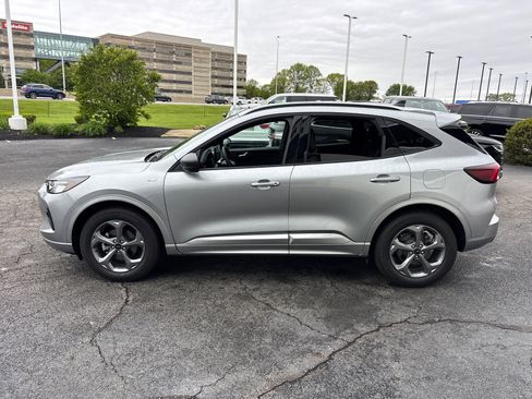 Used 2024 Ford Escape ST-Line w/ Tech Pack #1 AWD/4WD image 4