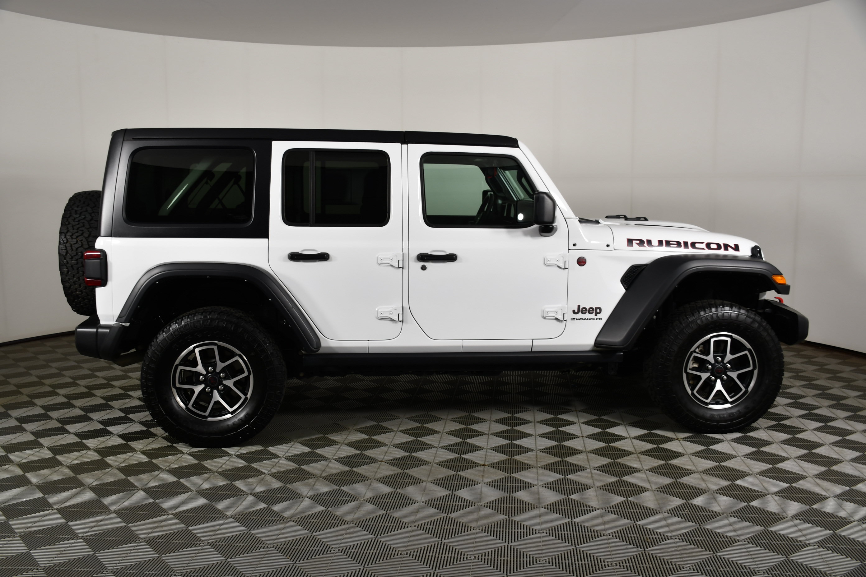 Used 2024 Jeep Wrangler Unlimited Rubicon AWD/4WD image 5