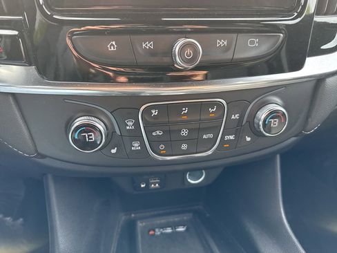 Used 2023 Chevrolet Traverse LT w/ LT Premium Package AWD/4WD image 10