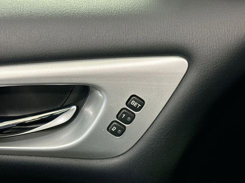 Used 2017 Nissan Pathfinder SL w/ SL Tech Package image 17