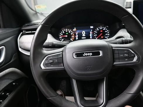 Used 2024 Jeep Compass Latitude AWD/4WD image 8