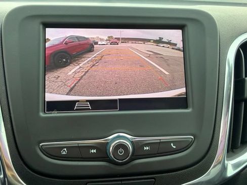 Used 2024 Chevrolet Equinox LT FWD image 17