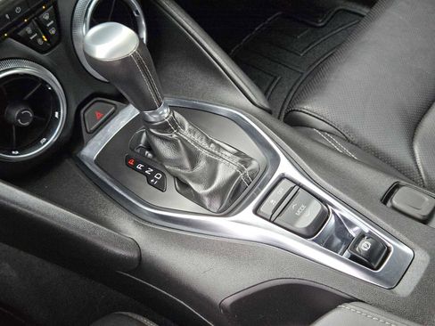 Used 2021 Chevrolet Camaro LT w/ RS Package image 21