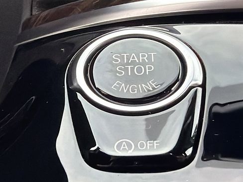 Used 2023 BMW 530i w/ Premium Package image 37