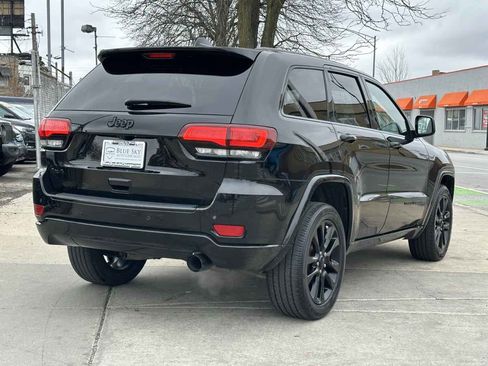 Used 2018 Jeep Grand Cherokee Altitude image 5