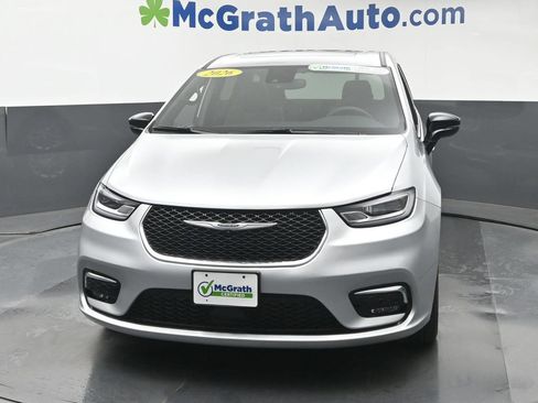 Used 2026 Chrysler Pacifica Limited FWD image 25