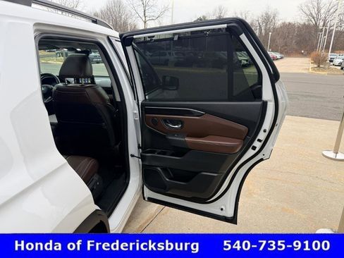 Certified 2025 Honda Pilot Elite image 21