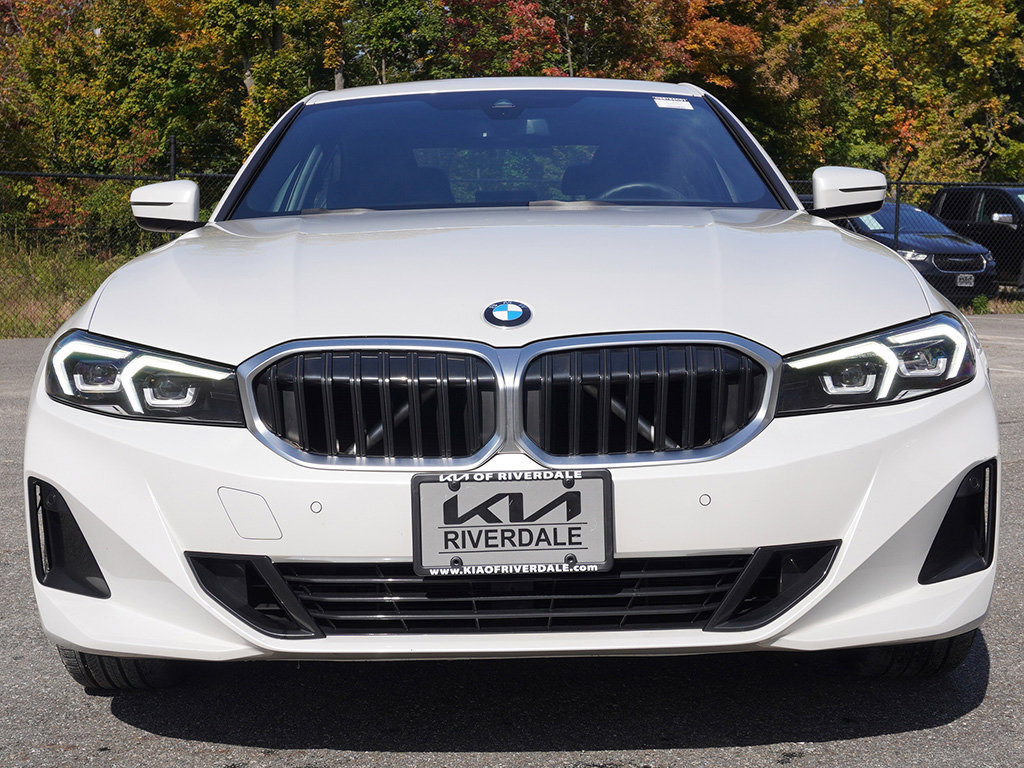 Used 2024 BMW 330i xDrive Sedan w/ Premium Package AWD/4WD image 14