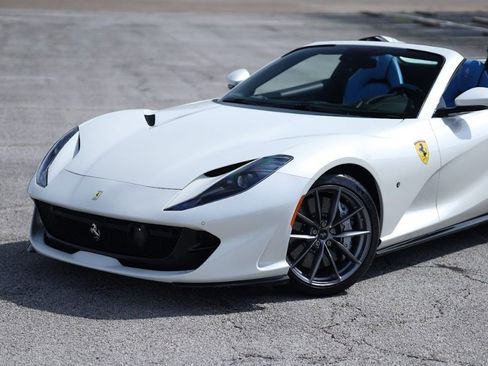 Used 2023 Ferrari 812 GTS RWD image 2