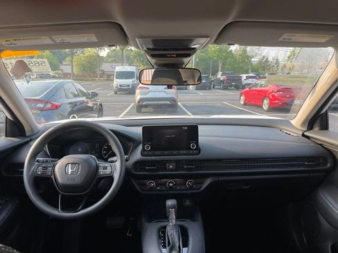 Used 2025 Honda HR-V LX image 5
