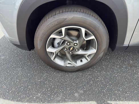 New 2026 Chevrolet Trax LT w/ Driver Confidence Package FWD image 17