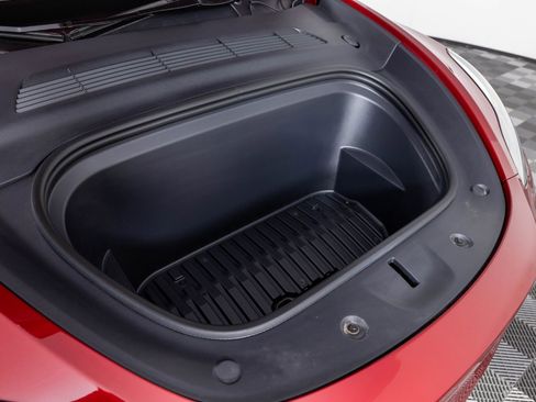 Used 2024 Tesla Model Y Performance image 37