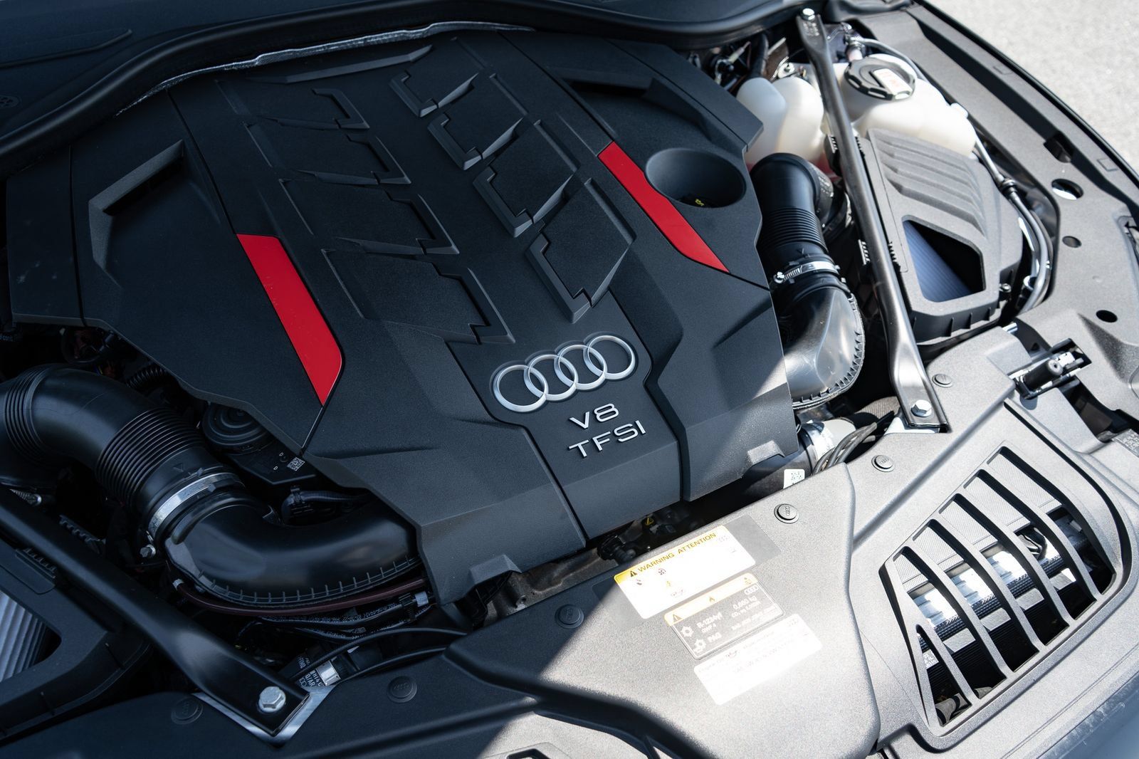Used 2024 Audi S8 AWD/4WD image 44