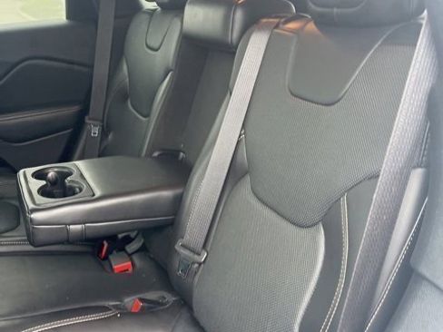 Used 2015 Jeep Cherokee Limited w/ Luxury Group image 9