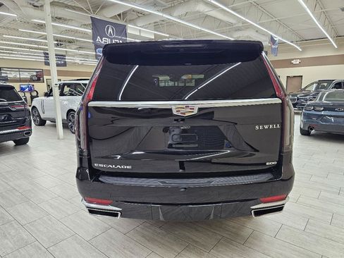 Used 2021 Cadillac Escalade Premium Luxury RWD image 7