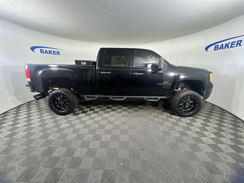 Used 2009 GMC Sierra 2500 SLE w/ Suspension Package, Off-Road AWD/4WD image 10