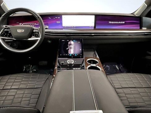 Used 2025 Cadillac Escalade Sport Platinum image 16