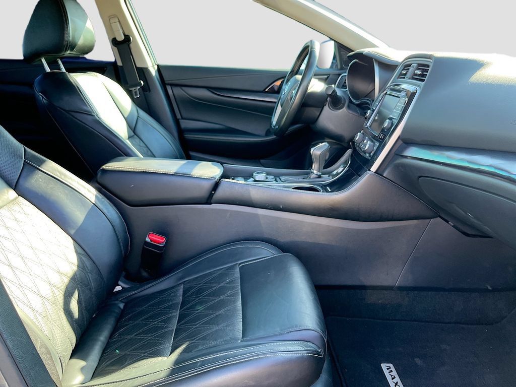 Used 2023 Nissan Maxima Platinum w/ Sport Mat Group FWD image 30