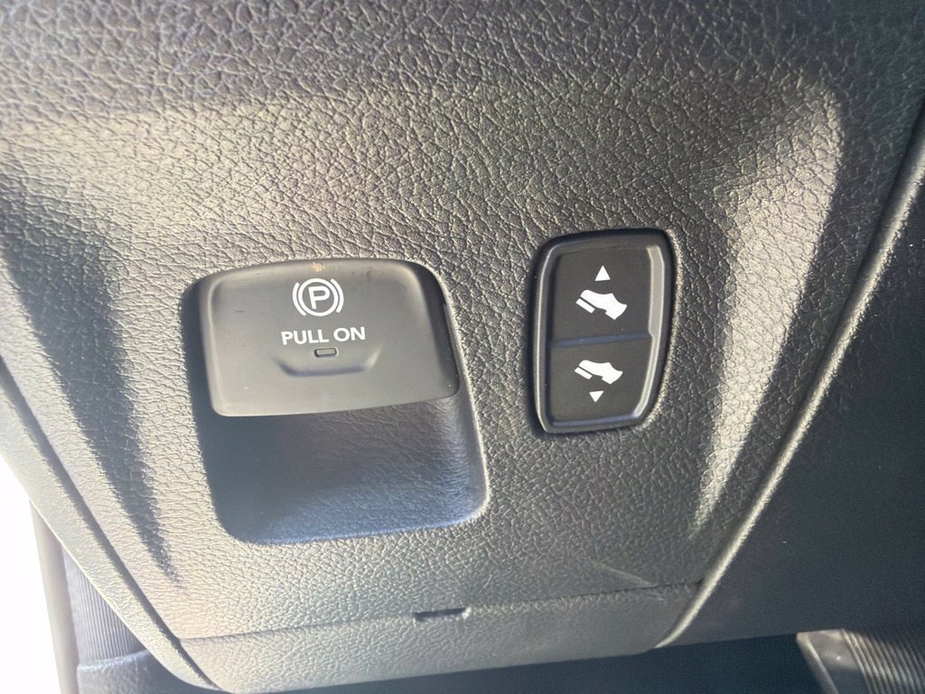 Used 2023 RAM 1500 Laramie AWD/4WD image 16