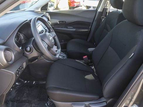 Certified 2025 Nissan Kicks Play S image 16