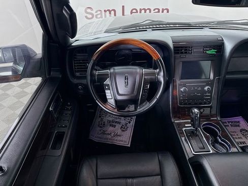 Used 2016 Lincoln Navigator L Reserve image 22