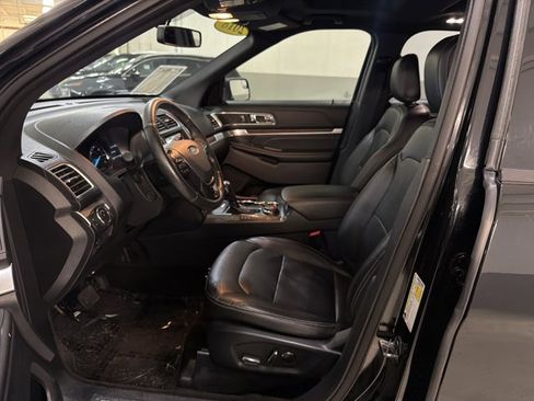 Used 2018 Ford Explorer Limited AWD/4WD image 16
