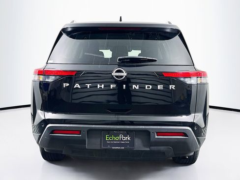 Used 2025 Nissan Pathfinder SV image 7